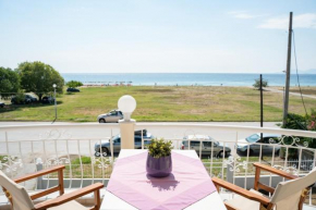 Sundy Beachfront family Flat with great Sea View
